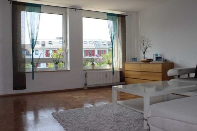 Junges Baujahr in Rheinnähe: Großzügige Zweizimmerwohnung in beliebter Lage von Köln-Porz