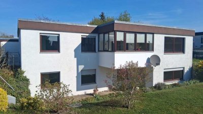 Traumhaus in Sicht - Flachdachbungalow mit Einliegerwohnung am Oberbettringer Stadtrand