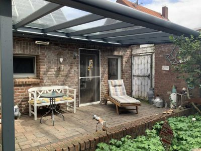 Hier haben auch Haustiere viel Platz - DHH mit Garten sucht kleine Familie