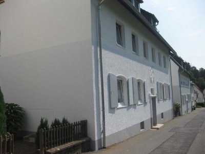 VIER-ZIMMER-WOHNUNG IM DACHGESCHOSS IN LÜDENSCHEID-RATHMECKE