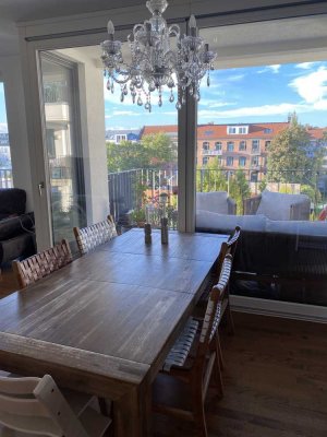 Von Privat - 4-Zimmer-Wohnung mit gehobener Innenausstattung, 2 Balkonen und EBK in Berlin Weißensee