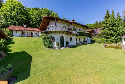 Einzigartiger Landsitz mit Hallenbad im idyllischen Almtal – Handwerk, Geschichte und Nachhaltigkeit in perfekter Harmonie