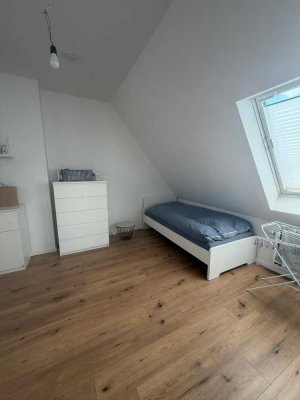 Zentral gelegene 1-Zimmer-Dachgeschosswohnung mit Aufzug – Stiftstraße 6–8