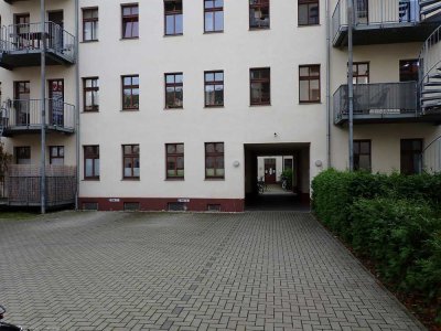 2 Zimmer Wohnung, Balkon im Hinterhaus