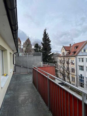 Möbliert: Dachterassenwohnung mit Weitblick auf Frauenkirche in Maxvorstadt
