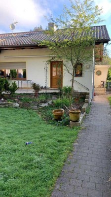 Tolles Haus in Waldrandlage mit Einliegerwohnung