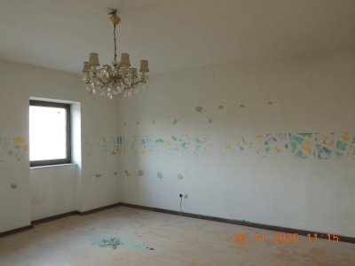 Teilmöblierte 6-Zimmer Altbauwohnung mit Garten in Ternitz