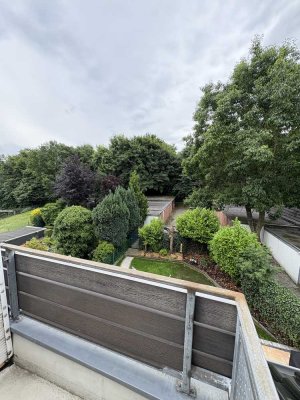 Charmante 2-Zimmer-Dachgeschosswohnung mit Balkon ins Grüne – ruhig & gepflegt wohnen