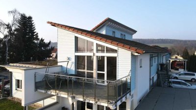 Idyllischer Wohntraum in gehobener Ausstattung mit zwei Terrassen, Garten & Carport in Grüna