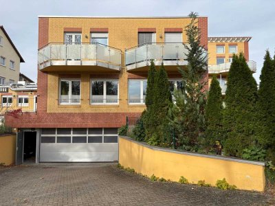 Familienfreundliche 3 1/2 Zimmerwohnung mit großer Dachterrasse, Balkon, Außenstellplatz und TG-Stel