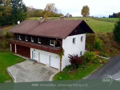 Panoramablick inklusive: Gemütliches Wohnen trifft auf maximale Funktionalität (Halle/Garage)