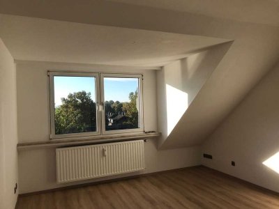 Schöne ruhige gemütliche 2 Zimmer Dachgeschoss-Wohnung in Bochum, Laer