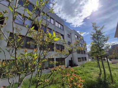 MIT DACHTERRASSE! 4 RAUM-WOHNUNG, EBK, TERRASSE+DACHGARTEN!