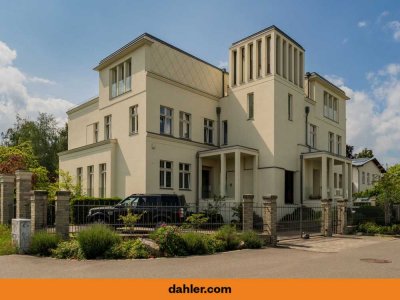 Luxus. Lage. Lebensstil. – Ihre neue Residenz in einer Privatstraße