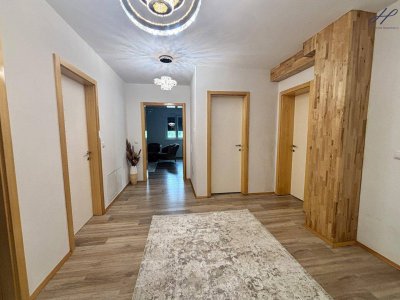 große 5 Zimmer Wohnung mit Dachterrasse