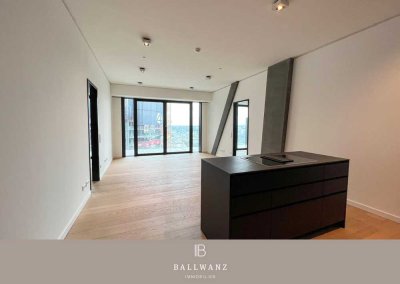 OMNITURM: Luxus und Komfort vereint: Elegante Wohnung mit en Suite Badezimmer & großem Balkon