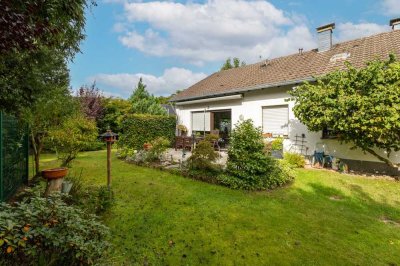 Rösrath-Kleineichen: Vermietetes, freistehendes Einfamilienhaus in zweiter Reihe!