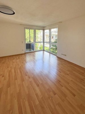 Lichtdurchflutete 2-Zimmer-Wohnung mit Balkon