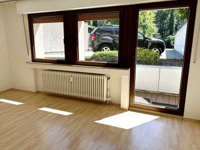 Gepflegte 2-Zimmer Souterrainwohnung mit Südterrasse und Garage