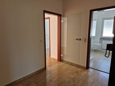 Renovierte 2-Zimmer-Wohnung mit Balkon in Bad Nauheim (Hochwald) inkl. Garage direkt vom Eigentümer