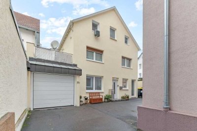 Charmantes Wohnhaus in WEG mit großer Dachterrasse & Garage in ruhiger Hoflage
