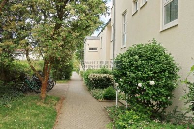 Bestlage am Rennplatz : 2,5 Zimmer-Galerie-Wohnung inkl. TG-Stellplatz