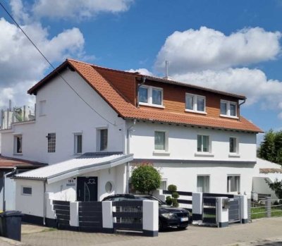 Wunderschönes freistehendes Zweifamilienhaus mit Charme, Geschichte und modernem Wohnkomfort