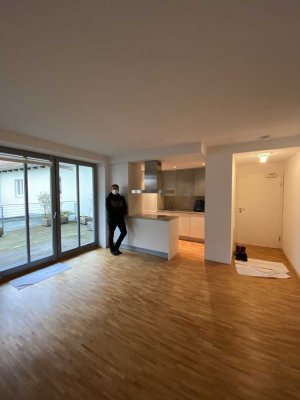 Traumhafte 3 Zi.-Whg. mit großer Dachterrasse in der Regensburger Innenstadt