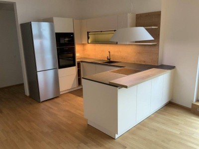 The Wild – großzügige 3-Zimmer Dachgeschoßwohnung mit Einbauküche und großer Terrasse - im Patiohaus - P2.18