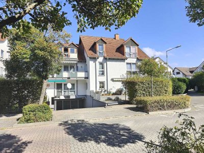 *** Mitten im Grünen mit moderner EBK, TGL-Bad, Sonnen-Balkon & TG-Stellplatz! ***