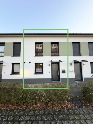 Leerstehendes Reihenmittelhaus mit Garten, EBK, 141m2 Wohnfläche auf 3 Etagen + 2 Stellplätze!