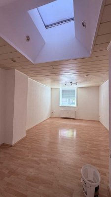 Barrierefreie 2,5-Zi.-Whg. EG | rollstuhlgerecht | Bad m. Dusche & Wanne | elektr. Rollläden