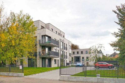 Direkt am Großen Garten: Balkon + Lift + Stellplatz