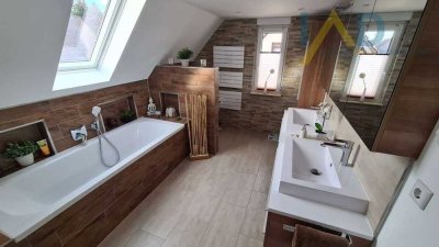 Top-Preis ! Kernsaniertes EFH mit umfangreicher Ausstattung.  Großer Pool. Doppel-Carport.