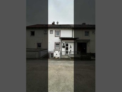 Charmantes Reihenmittelhaus in Straubing-Ost – mit Garten, Garage und viel Potenzial
