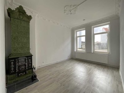 Altbautraum mit altem Kachelofen und Balkon: 3-Zimmer-Wohnung in Bremerhaven