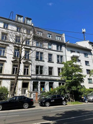 Stilvolle Belle Etage 4-Zimmer-Altbauwohnung im Frankfurter Nordend
