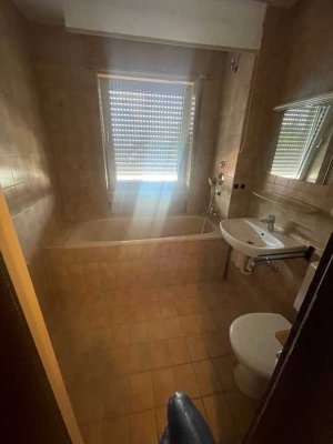 Geschmackvolle, gepflegte 3-Zimmer-Wohnung mit Balkon und Einbauküche in Elsdorf