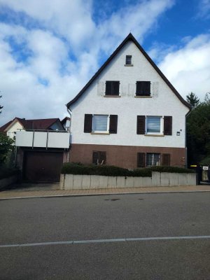 Einfamilienhaus mit großem Grundstück und attraktivem Neubaupotenzial in Niefern-Öschelbronn