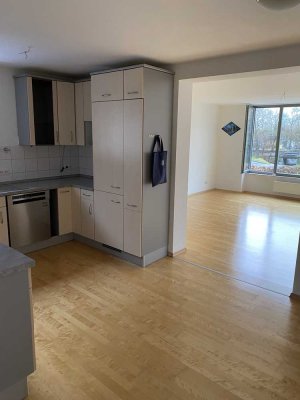 Helle 3,5 Zimmer Wohnung mit 88qm, Terrasse/Garten, Keller und Stellplatz in Bondorf