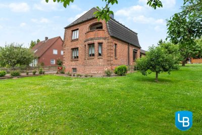 Zweifamilienhaus mit großem Garten und Seenähe