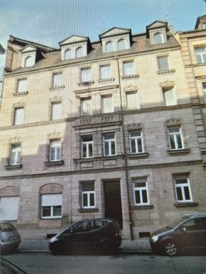 Schöne und helle 4-Zimmer Wohnung, zentral gelegen