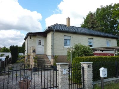 Havel Immobilien - Ruhig gelegenes Einfamilienhaus mit Pool und schönem Garten!