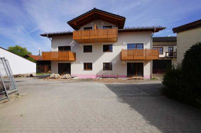 Erstbezug - Dachgeschosswohnung mit Balkon und Einbauküche in neuem 7 Parteienhaus
