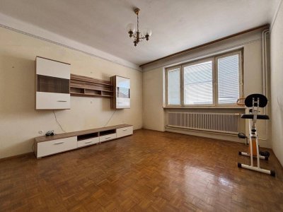 Platz für Mensch, Tier &amp; Traktor - Wohnhaus mit zwei großen Stadln auf 1300m² Grundstück