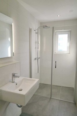 +Hochwertig sanierte 2 Zimmer-Wohnung in guter Lage+ca. 48 QM+neues Badezimmer+Gartenmitbenutzung+