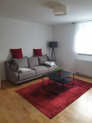 Voll möblierte 2,5-Zimmer mit Balkon und Gartenanteil (für 1 Person)