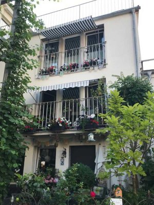 Exklusive, neuwertige Maisonette-Wohnung mit EBK