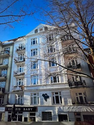 ERSTBEZUG!!! Helle 2-Zimmer DG-Wohnung mit Loggia in Winterhude