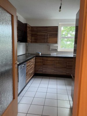 Moderne 4-Zimmer-Wohnung mit zwei Bädern und Tiefgaragenstellplatz